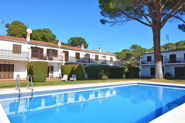 Villa | Pool | Outdoor pool - House Near Riells Beach & Montgri Park (L'Escala)
