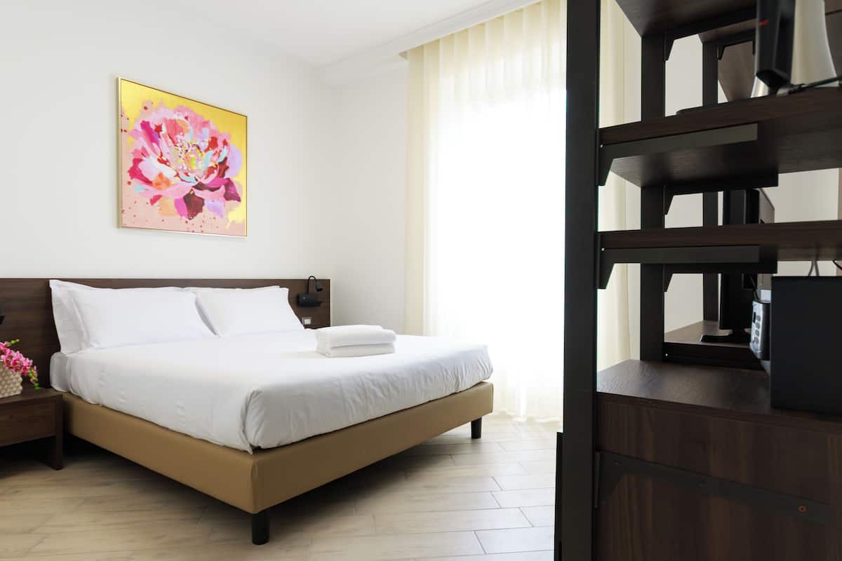 Classic Double Room | In-room safe, free WiFi
