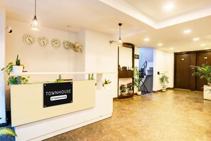 Reception - Super Townhouse Sector 52 (Gurugram)