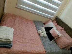 1 bedroom, WiFi, bed sheets