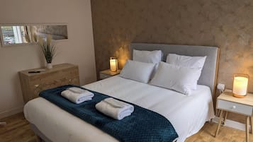 2 bedrooms, iron/ironing board, travel crib, free WiFi