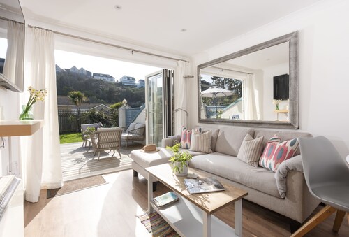 Bluebirds is perfectly positioned just fifty metres from Polzeath Beach