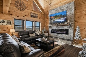 Smart-TV, Kamin, Videospiele, Tischfußball