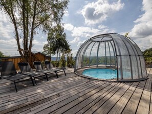Piscine couverte, piscine extérieure