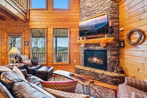 Living area - Secluded Luxury w/ Views of Mt. LeConte & Hot Tub (Sevierville)