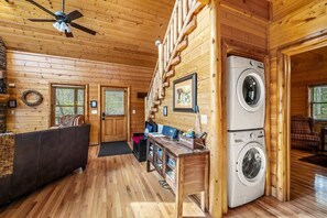 Interior - Secluded Luxury w/ Views of Mt. LeConte & Hot Tub (Sevierville)
