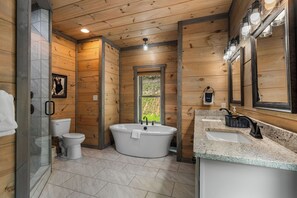 Shower, hair dryer, towels - Private and Quiet Mountain Cabin with Views, Hot Tub and Upscale Finishes (Gatlinburg)