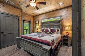 3 bedrooms, iron/ironing board, free WiFi, bed sheets - Private and Quiet Mountain Cabin with Views, Hot Tub and Upscale Finishes (Gatlinburg)