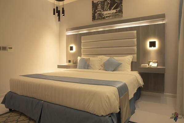 Family Suite | Desk, iron/ironing board, free WiFi, wheelchair access - Pine Inn (Al Quwaiiyah)