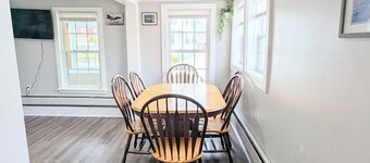 Bright 3 bedroom located in the heart of OOB