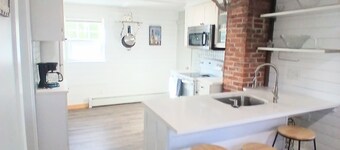 Bright 3 bedroom located in the heart of OOB