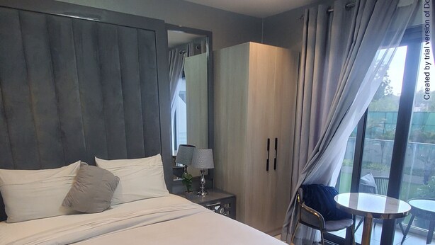 Comfort Studio Suite, Balcony, City View - The Lennox Suites by Cozy (Accra)