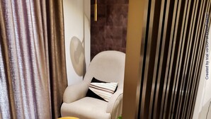 Comfort Studio Suite, Balcony, City View - The Lennox Suites by Cozy (Accra)