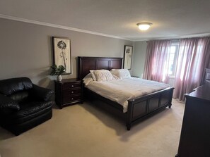 5 chambres, fer et planche à repasser, Wi-Fi, draps fournis