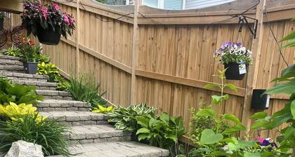 Detached home with heated saltwater pool 45 minutes from Toronto