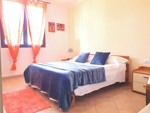 Comfort Apartment, Hill View | 1 bedroom, memory foam beds, blackout drapes, iron/ironing board - Bilocale Confort Viviana-LaCiaccia Style (La Ciaccia)