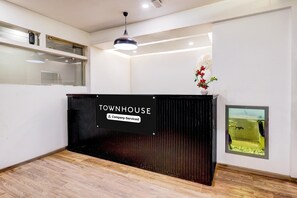 하우스 | 리셉션