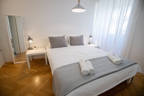 1 bedroom, in-room safe, desk, iron/ironing board