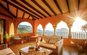 المنطقة المحيطة بالمنشأة