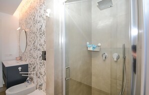 Shower, hair dryer - Stunning apartment in Marina di Modica with WiFi (Marina di Modica)