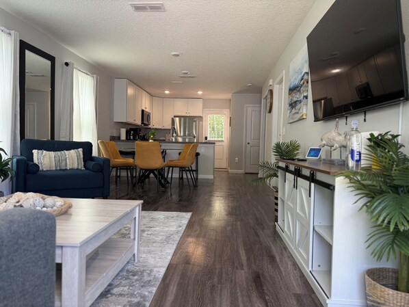 Smart TV, fireplace, table tennis, music library