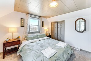 3 chambres, fer et planche à repasser, Wi-Fi, draps fournis