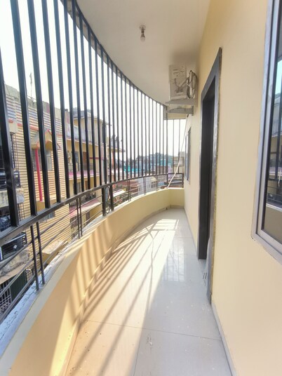 Cozy 1-bedroom apartment in amazing Ranchi with WiFi, AC
