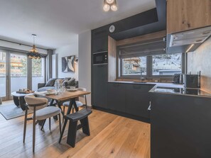 Apartment | Private kitchen - Apartment in Peisey With Stunning Mountain Views (Peisey-Nancroix)