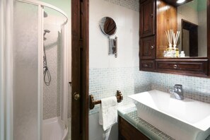 Casa Gioia, vista città, 2 piano senza ascensore | Bathroom - Casa Gioia - Casa Olivieri  (Pienza)