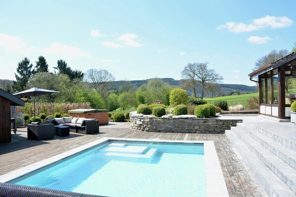 Pool - Farmhouse in Belgium Near Lake Coo & Jacuzzi (Trois-Ponts)