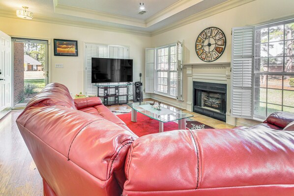 House (4 Bedrooms) | Front of property