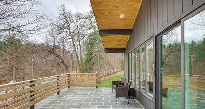 2 Mi to Hoosic River: 'the Moss House' w/ Deck!