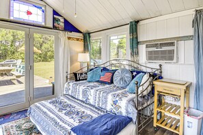 House (1 Bedroom) | Interior - Tiny House w/ Big Views: Cabin in Shiloh! (Shiloh)