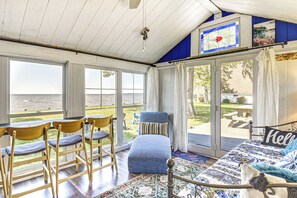 House (1 Bedroom) | Interior - Tiny House w/ Big Views: Cabin in Shiloh! (Shiloh)