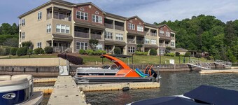 Lake Martin Retreat w/ Deck: 4 Mi to Wind Creek!