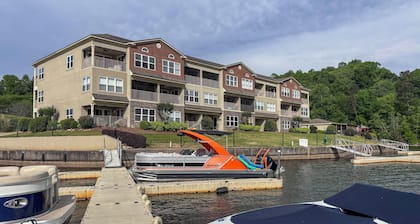 Lake Martin Retreat w/ Deck: 4 Mi to Wind Creek!