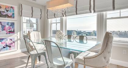 Walk to Rye Harbor State Park: Home w/ Ocean Views