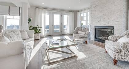Walk to Rye Harbor State Park: Home w/ Ocean Views
