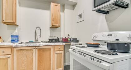 Walkable, Low-key Waterville Studio w/ Parking!