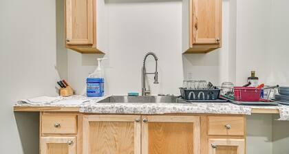 Walkable, Low-key Waterville Studio w/ Parking!