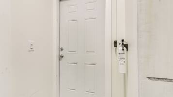 Apartment (0 Bedroom) | Interior