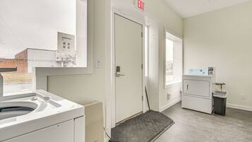 Apartment (0 Bedroom) | Interior