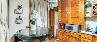 2 Mi to Dtwn: Harrisburg Escape w/ Furnished Deck!