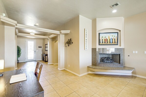House (4 Bedrooms) | Interior