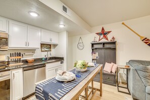 Apartment (1 Bedroom) | Interior