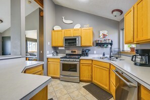 House (2 Bedrooms) | Interior