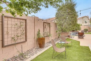 House (2 Bedrooms) | Interior - Comfortable & Contemporary Home in Tucson (Tucson)