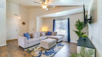 House (3 Bedrooms) | Living area | TV