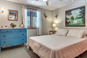 Interior - 2 Mi to Ossipee Lake: Forest-view Sanctuary! (Freedom)