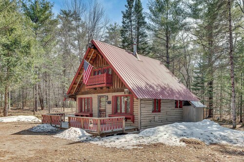2 Mi to Ossipee Lake: Forest-view Sanctuary!